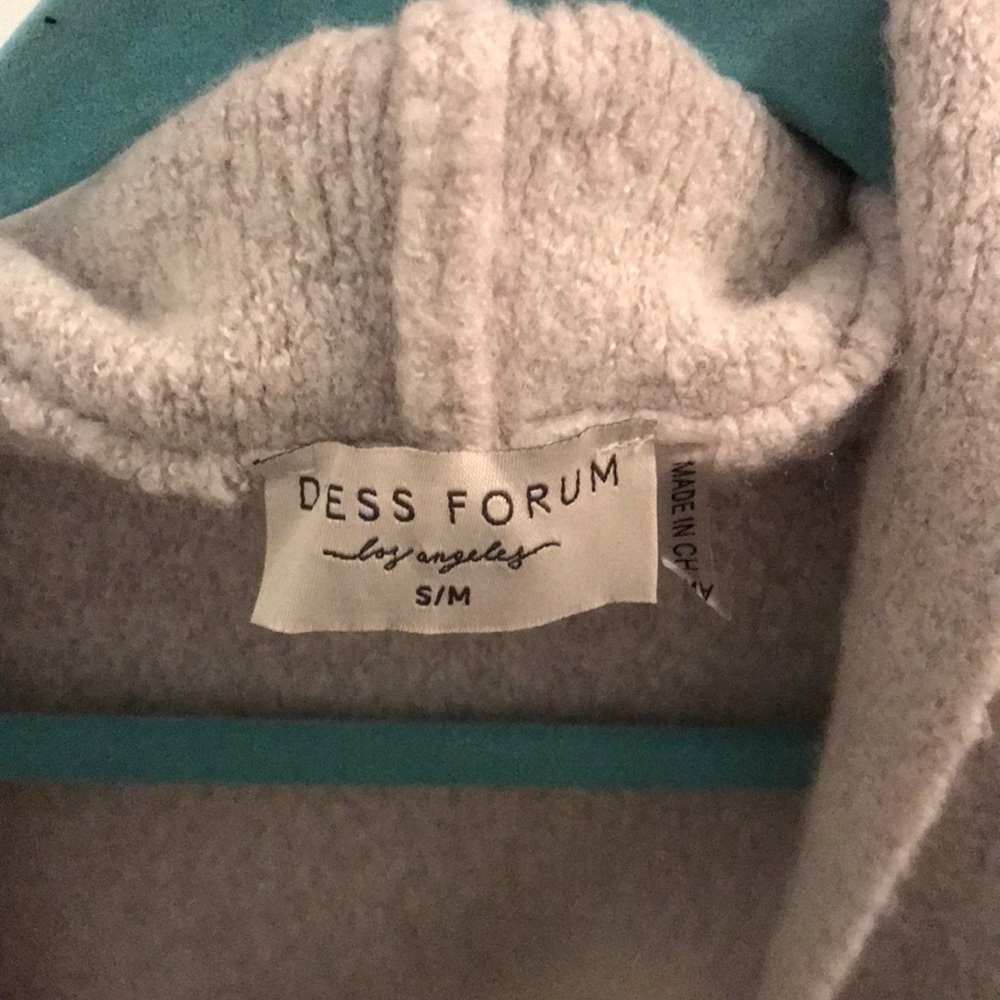 Barely Worn Very Comfy And Oversized! - image 3